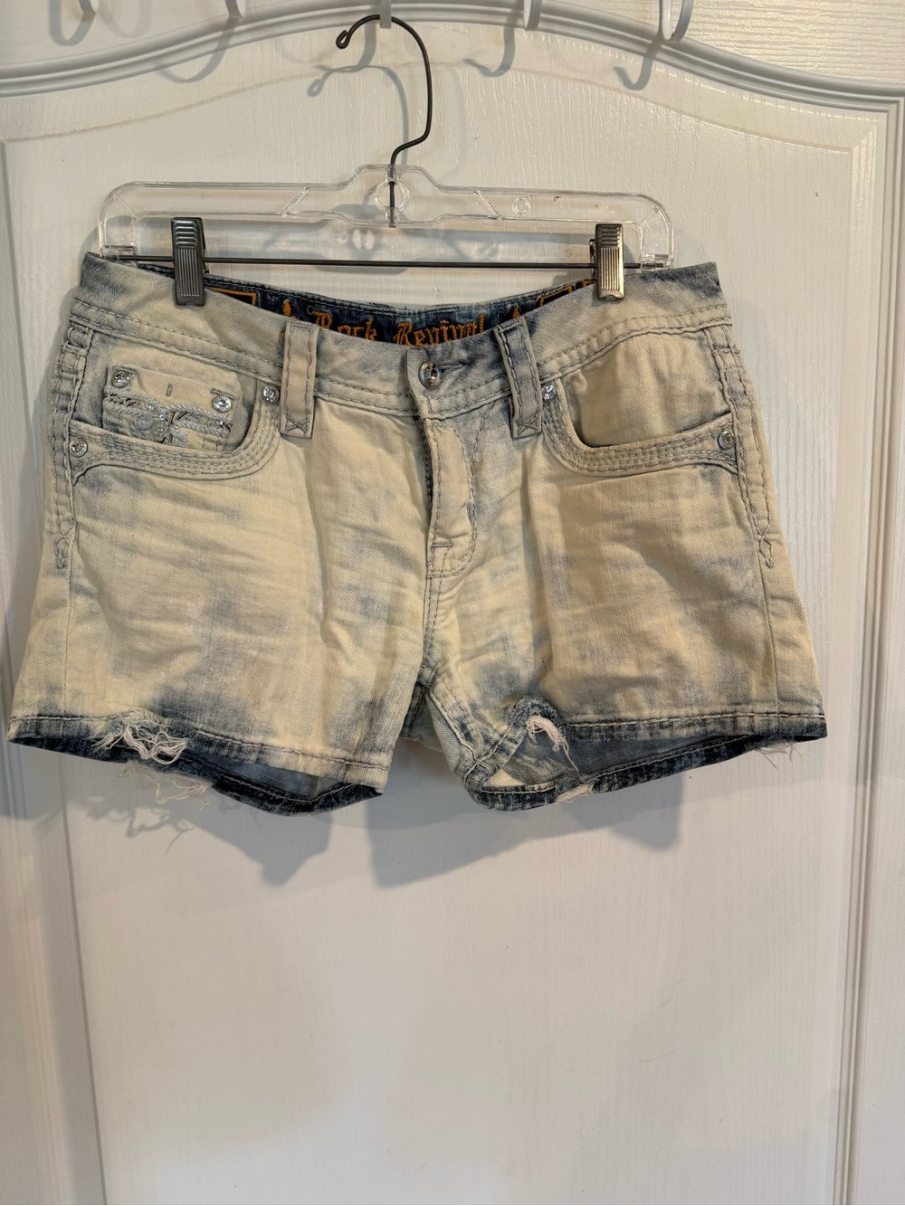Rock Revival Julieya distressed light wash denim grunge punk y2k jean shorts 29